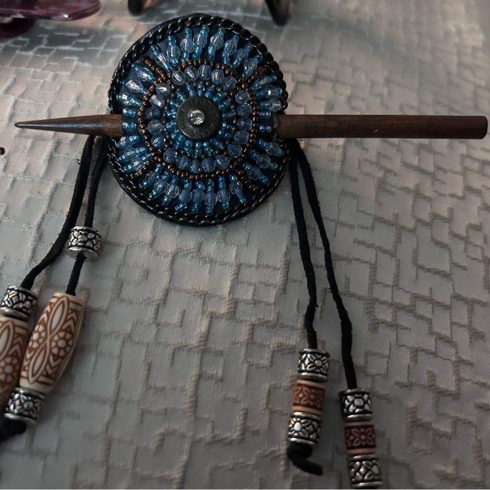 Set of Decorative Hair Clips - Picture 2 of 5
